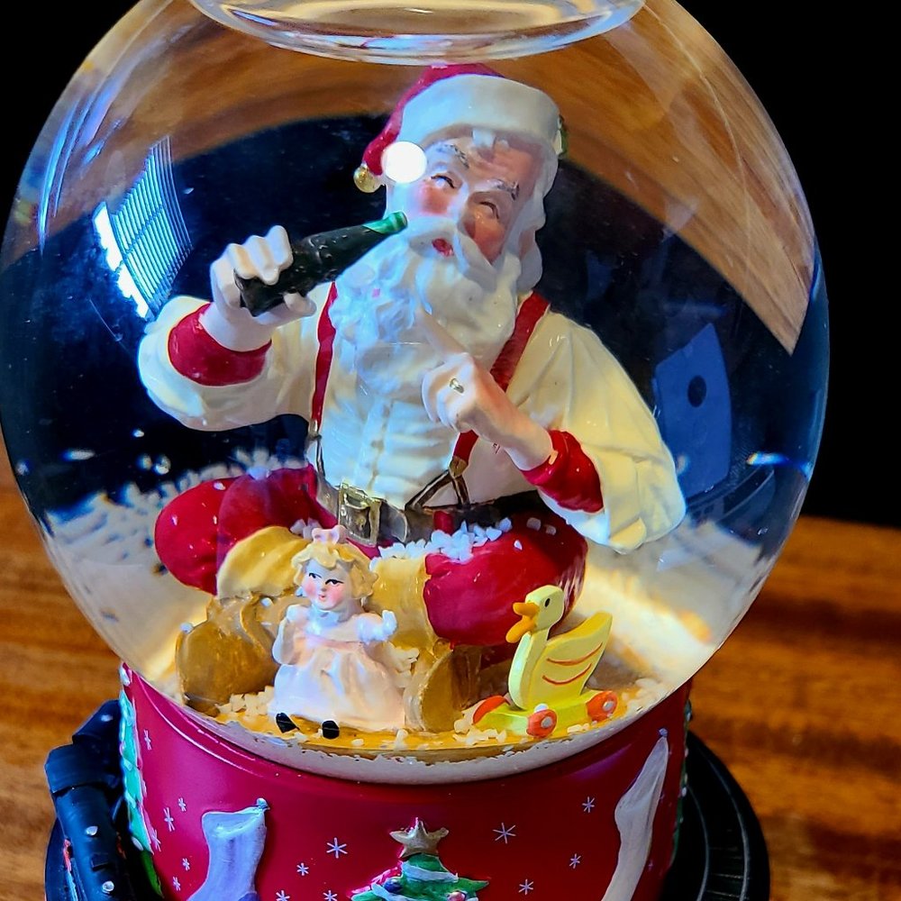 Vintage Hallmark Coca-Cola Santa Musical  Snow Globe